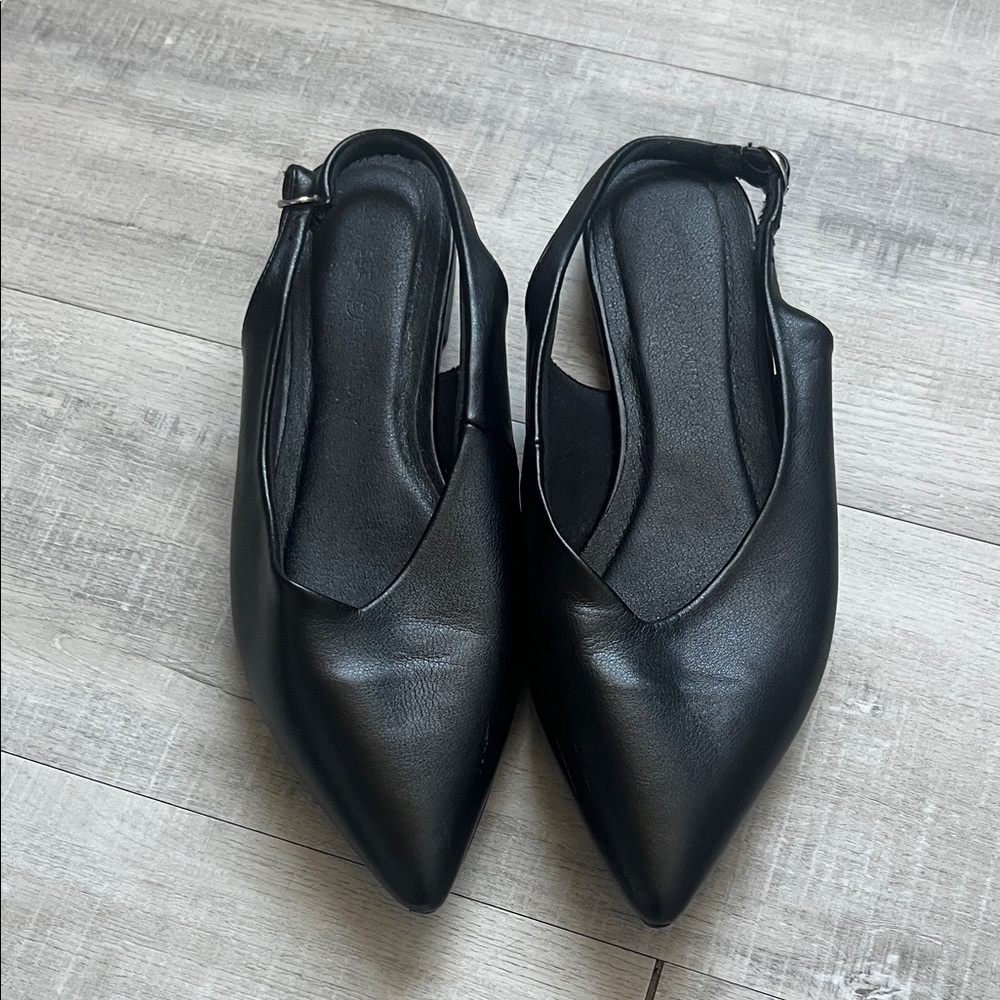 Women’s Black Pointed Slingback Flats